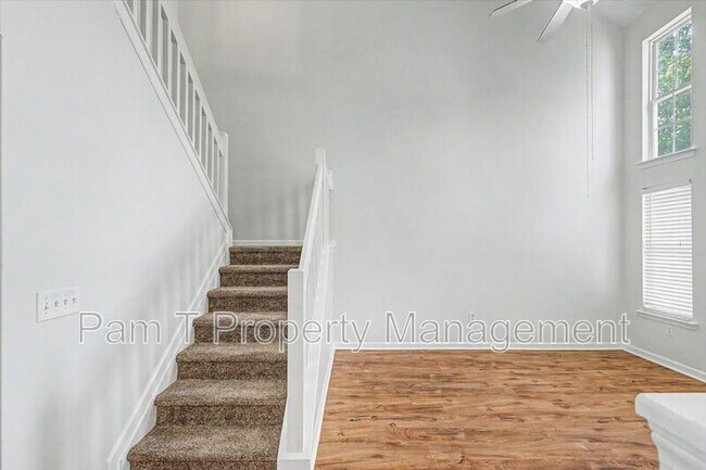 Building Photo - 303 Gallery Way
