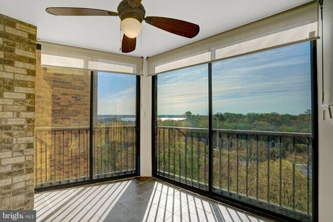 Building Photo - 5904 Mt Eagle Dr