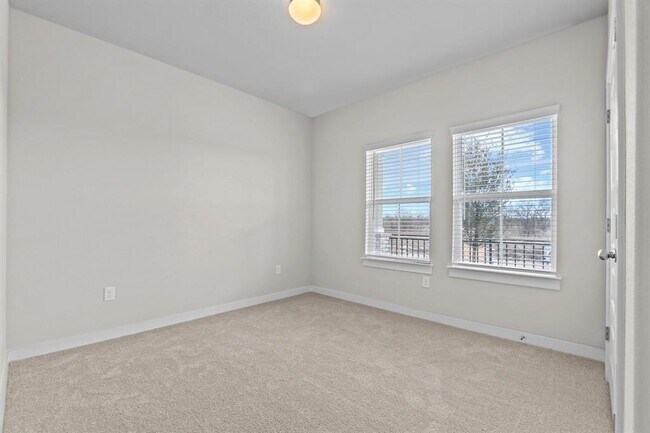 Building Photo - 228 Appleberry Ln