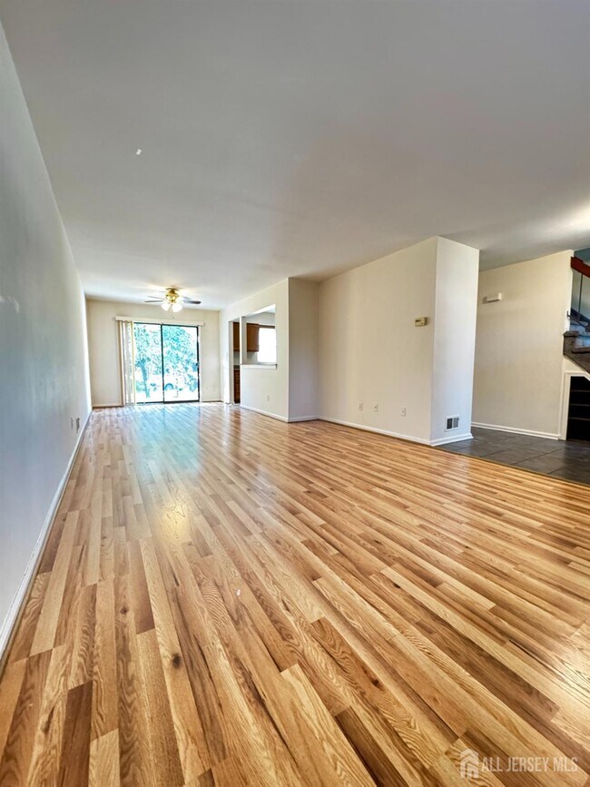 Building Photo - 2703 Deerfield Dr