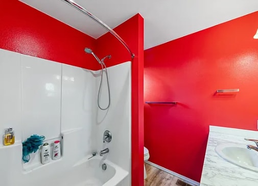 Building Photo - 1340 NW Redwing Dr