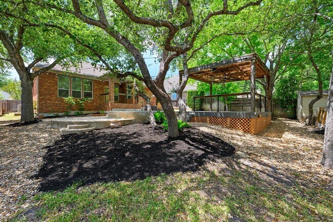 Building Photo - 1309 Horseback Hollow