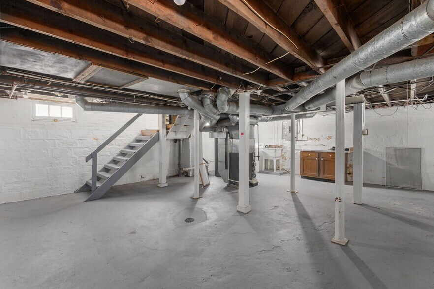 Building Photo - 742 S 23rd St