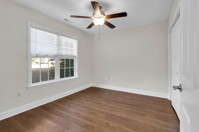 Building Photo - 213 Church Hill Ct