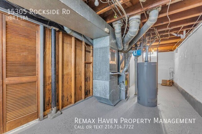 Building Photo - 15305 Rockside Rd