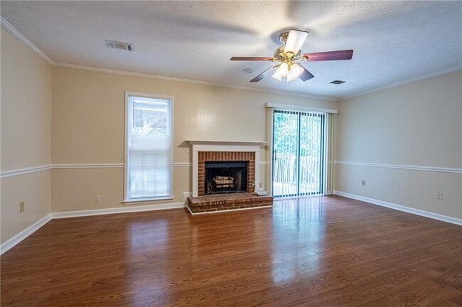Building Photo - 2928 Governors Ct