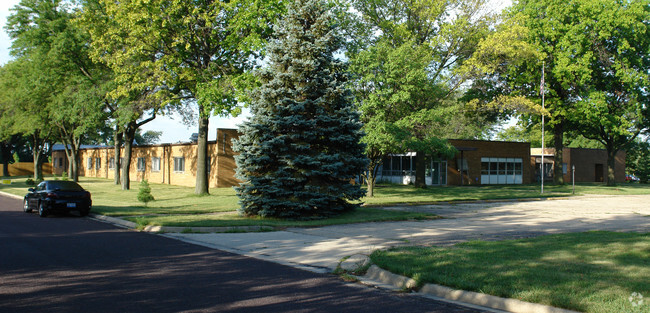 Building Photo - 2308 W Nebraska Ave