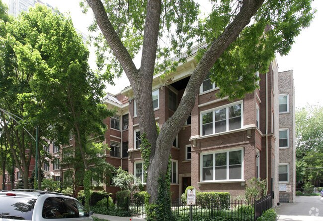 Primary Photo - 5512-5522 S Everett Ave