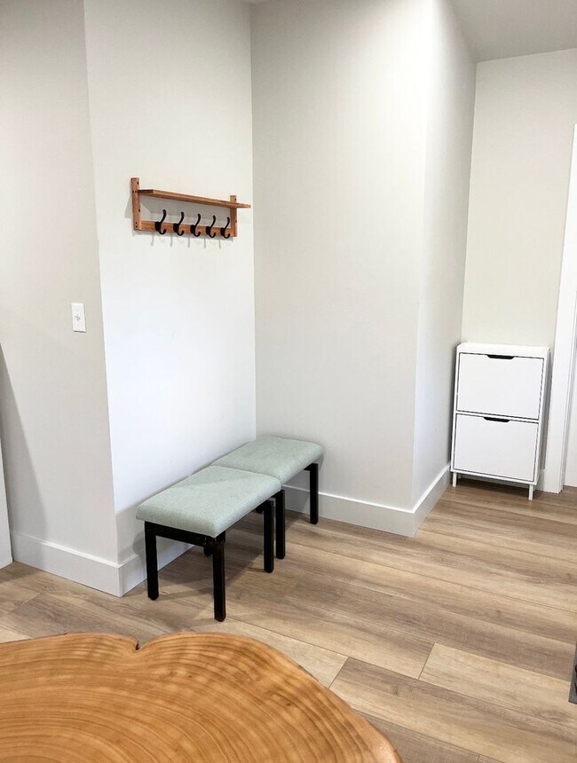 Building Photo - s. Hoernerstown Rd.- Short or Long term lease!