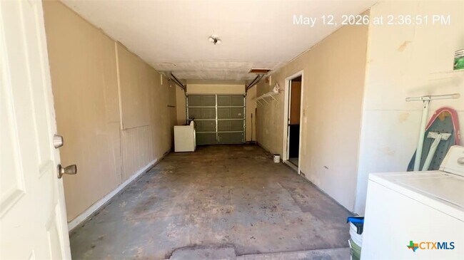 Building Photo - 607 Curry Ave