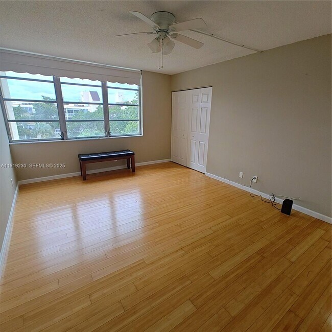 Building Photo - 7051 Environ Blvd