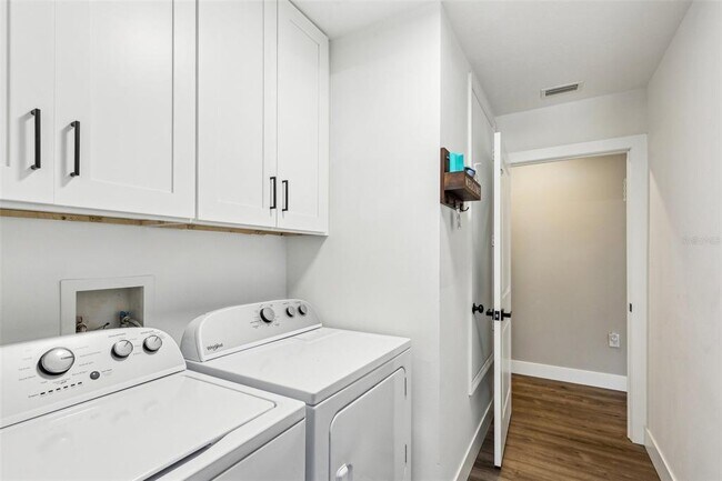 Building Photo - 7308 Carrington Oaks Ln