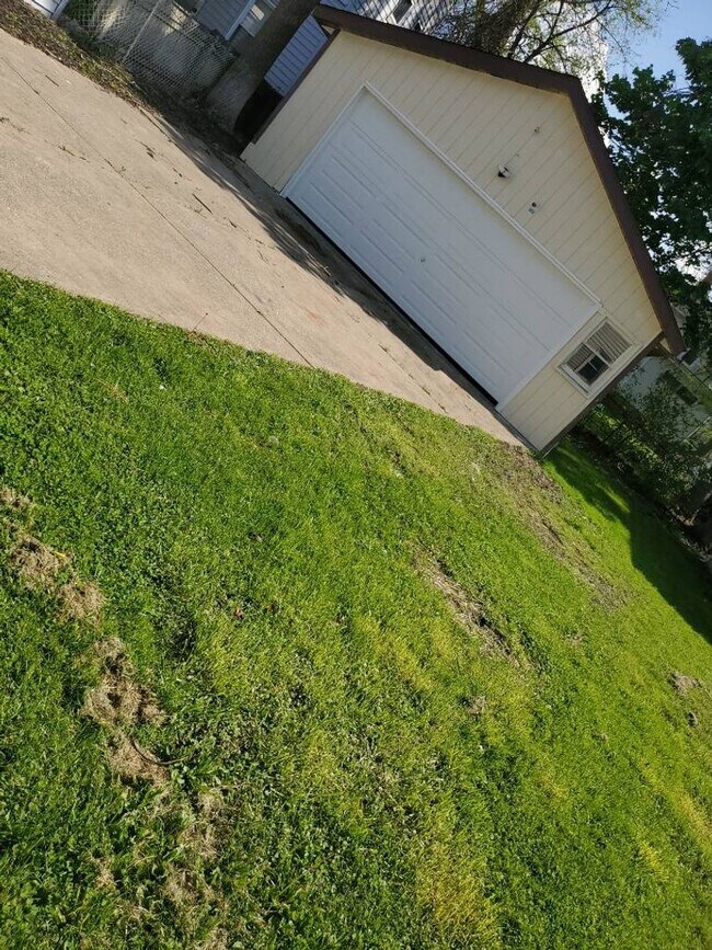 Building Photo - 4309 Gifford Ave