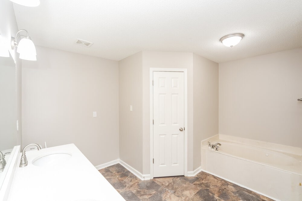 Building Photo - 6708 Kentbrook Dr