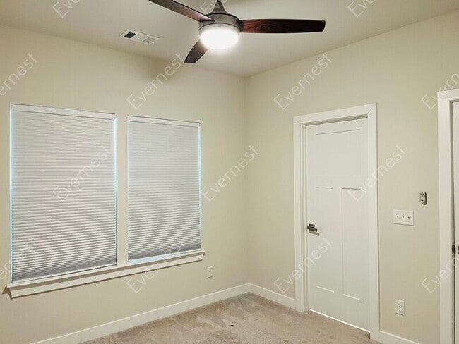 Building Photo - 9744 Katz Ln