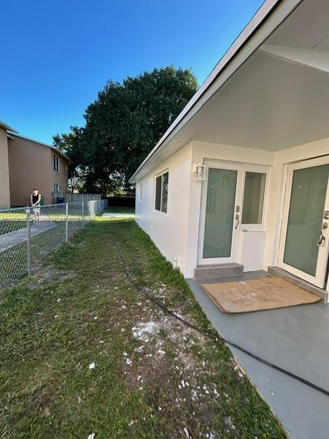 Building Photo - 7154 SW 22nd St