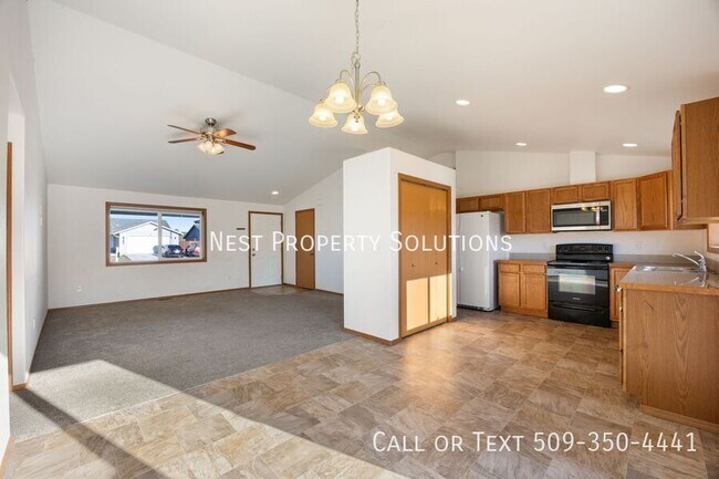 Building Photo - 1317 W Electra St