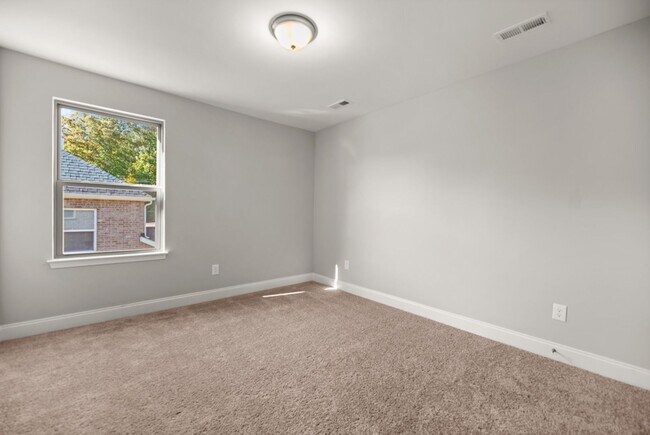 Building Photo - Spacious Home with Loft & 2-Car Garage in Prime Location in Hardin Valley school district!