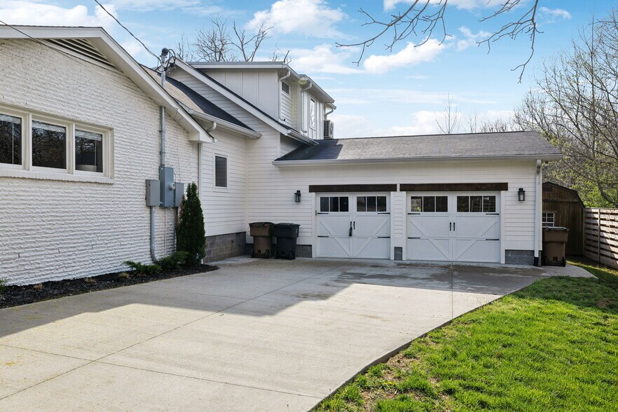 Building Photo - 1225 Davidson Rd