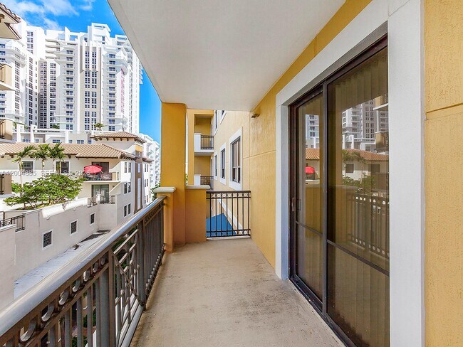 Building Photo - 8390 SW 72nd Ave