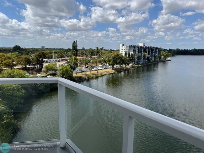 Building Photo - 1301 NE Miami Gardens Dr