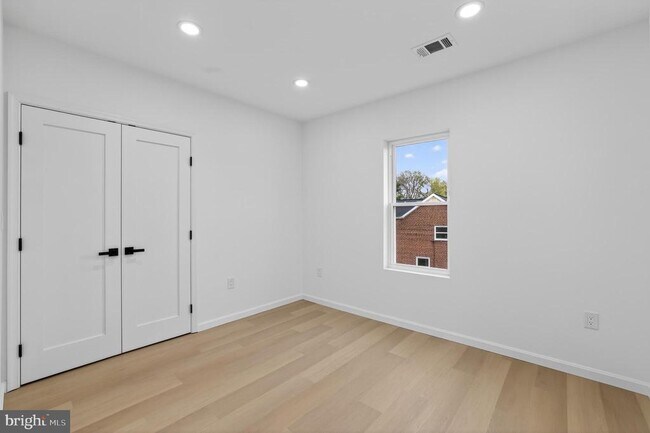 Building Photo - 2932 Yost Pl NE