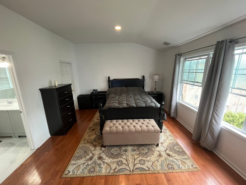 Building Photo - 308 Hamilton Pl