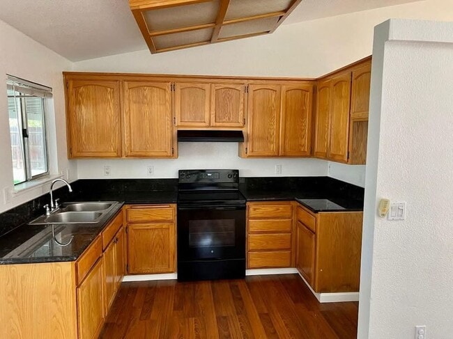 Building Photo - 3301 Jamestown Dr