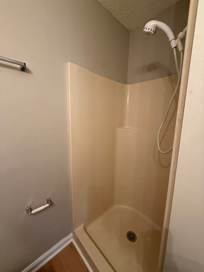 Building Photo - 2 Woodrum Pl