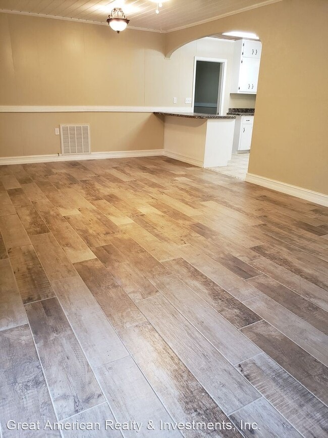 Building Photo - 3 br, 2 bath House - 200 NE 11th Street