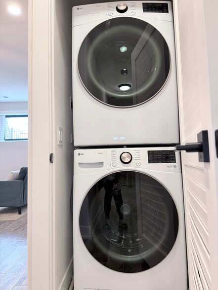 Building Photo - 6530 S Champlain Ave