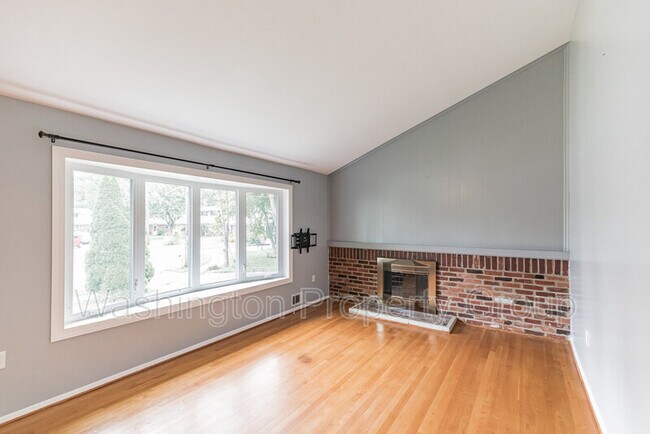 Building Photo - 4232 Linden St