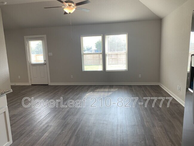 Building Photo - 708 Stonemanor Bay