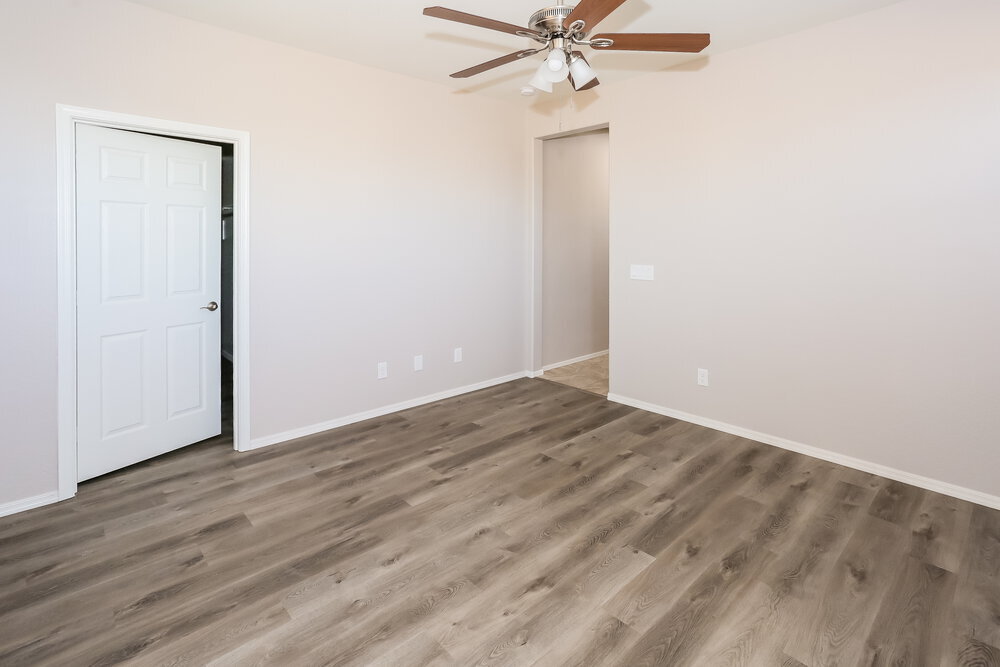 Building Photo - 6405 S 47th Dr