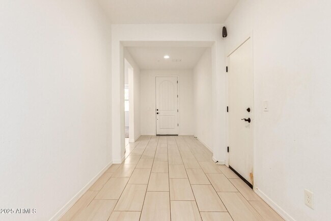 Building Photo - 12751 W Ocotillo Rd