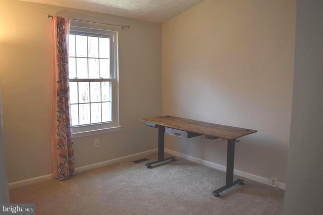 Building Photo - 1549 Autumn Ridge Cir