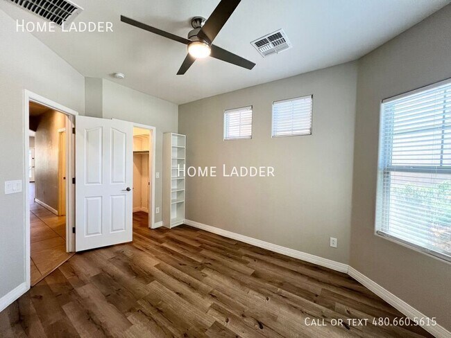 Building Photo - 2936 E Tonto Dr