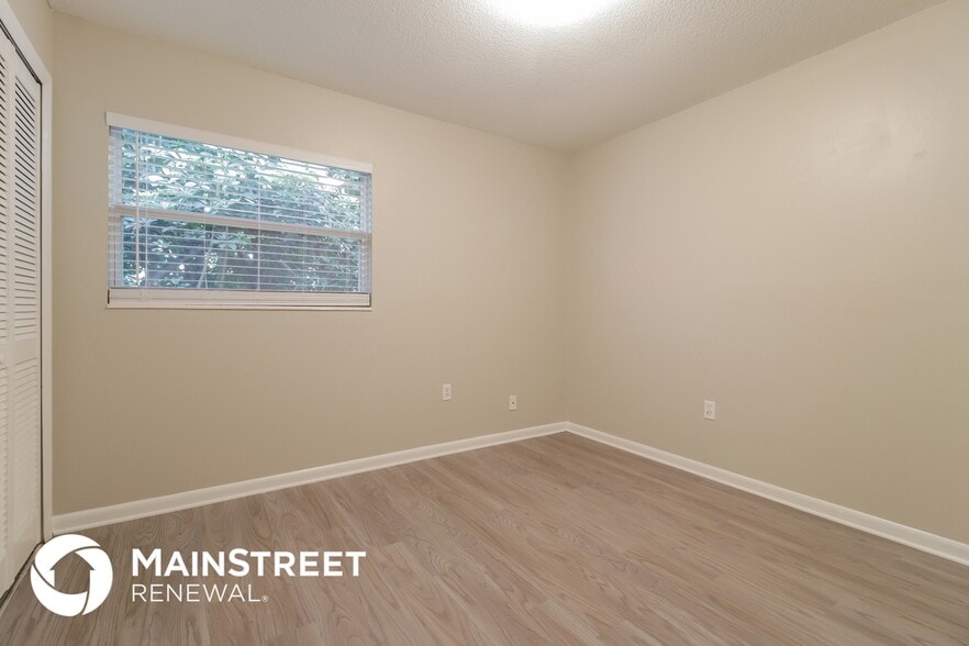 Building Photo - 1305 Ridgefield Ave