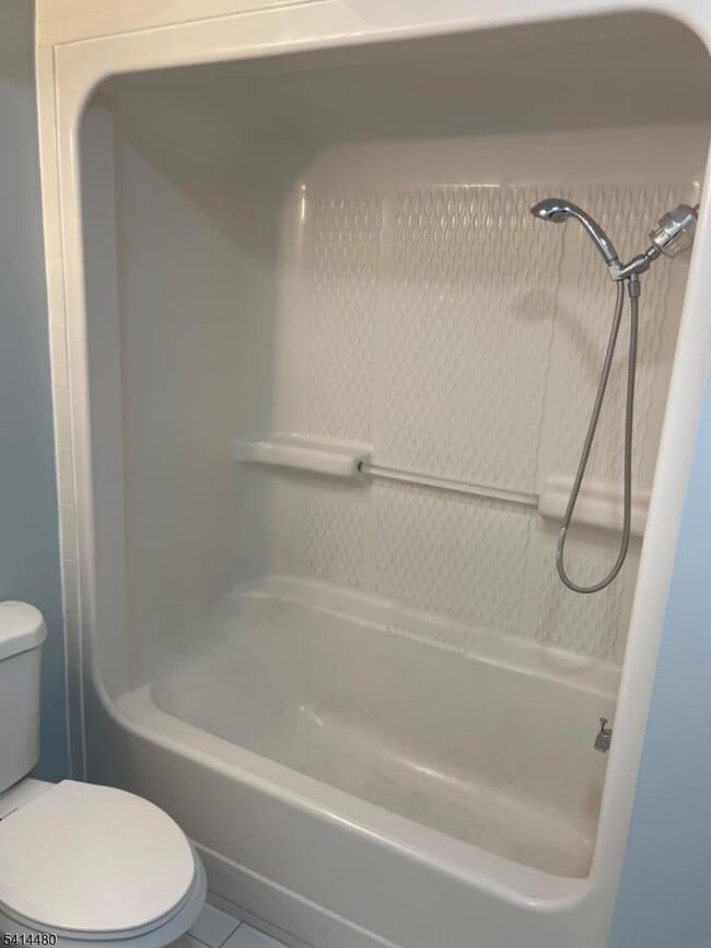 Building Photo - 64 Maple Ave