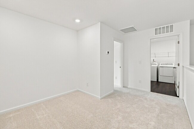 Building Photo - 219 Deercroft Dr