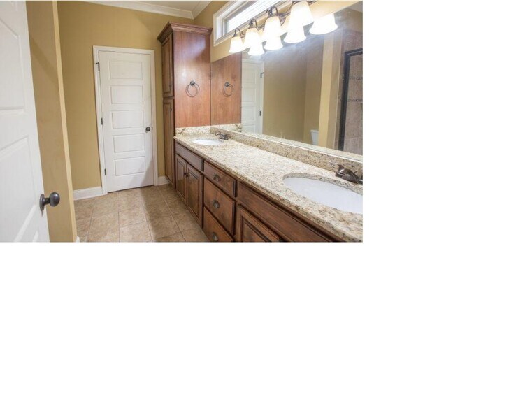 Building Photo - 22 Windham Ln