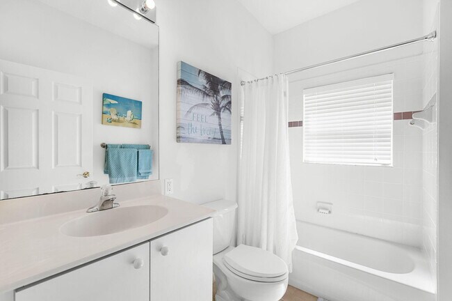 Building Photo - 364 Sunview Way