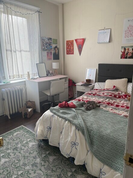 Building Photo - 62 Egmont St