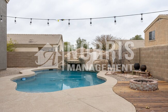 Building Photo - Large Beautiful Home with a Pool in a Prim...