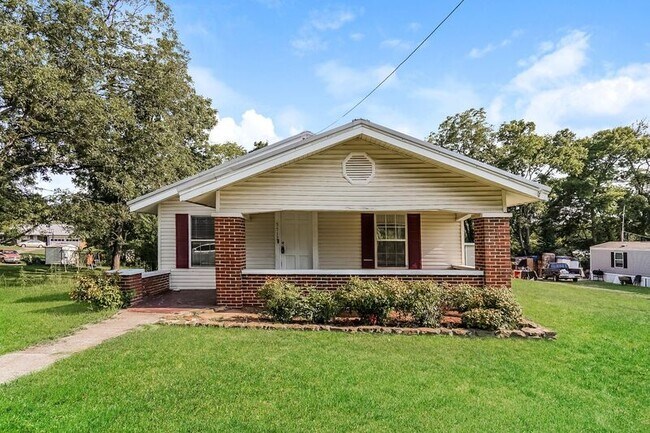 Building Photo - 5517 Kiska Ave