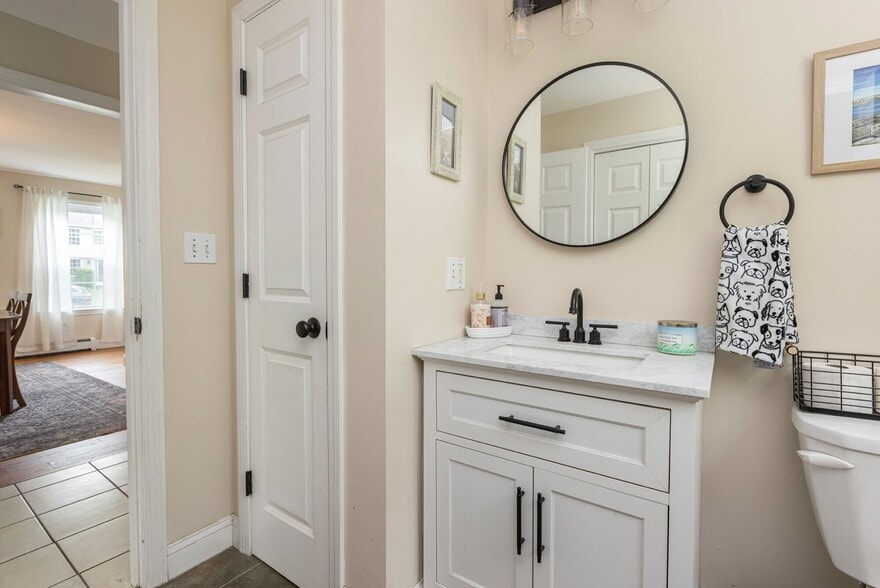 Building Photo - 90 Farragut St