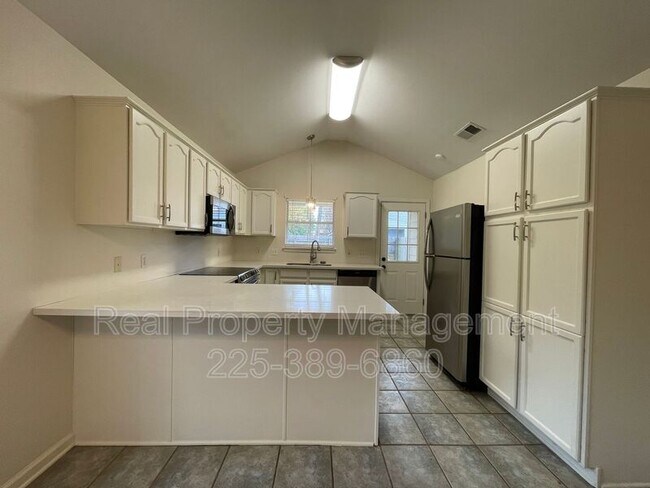 Building Photo - 1345 Harwich Dr