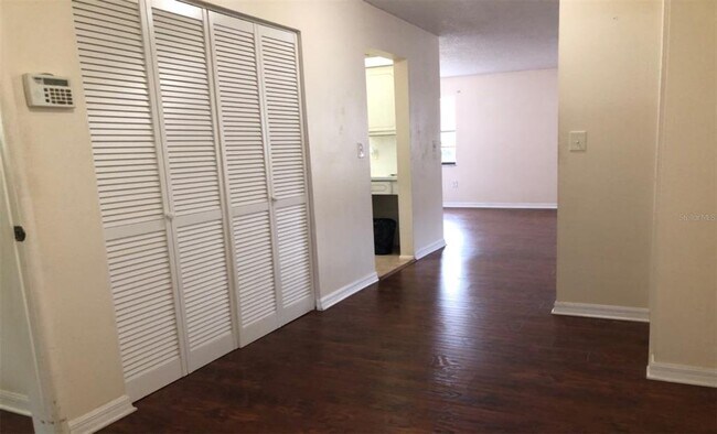Building Photo - 5967 Terrace Park Dr N