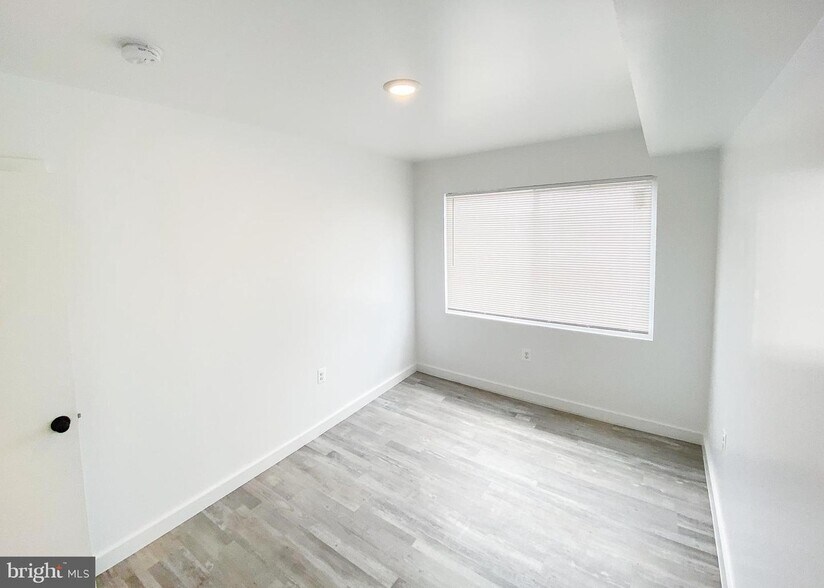 Building Photo - 1537 Kenilworth Ave NE