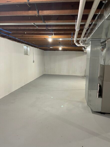 Full basement - 192 N 500 W